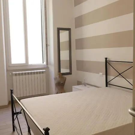 La First Ludy Apartment La Spezia